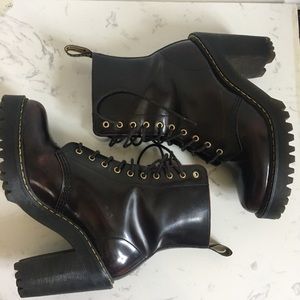 Dr. Martens KENDRA WOMEN'S ARCADIA LEATHER HEELED BOOTS Size 7